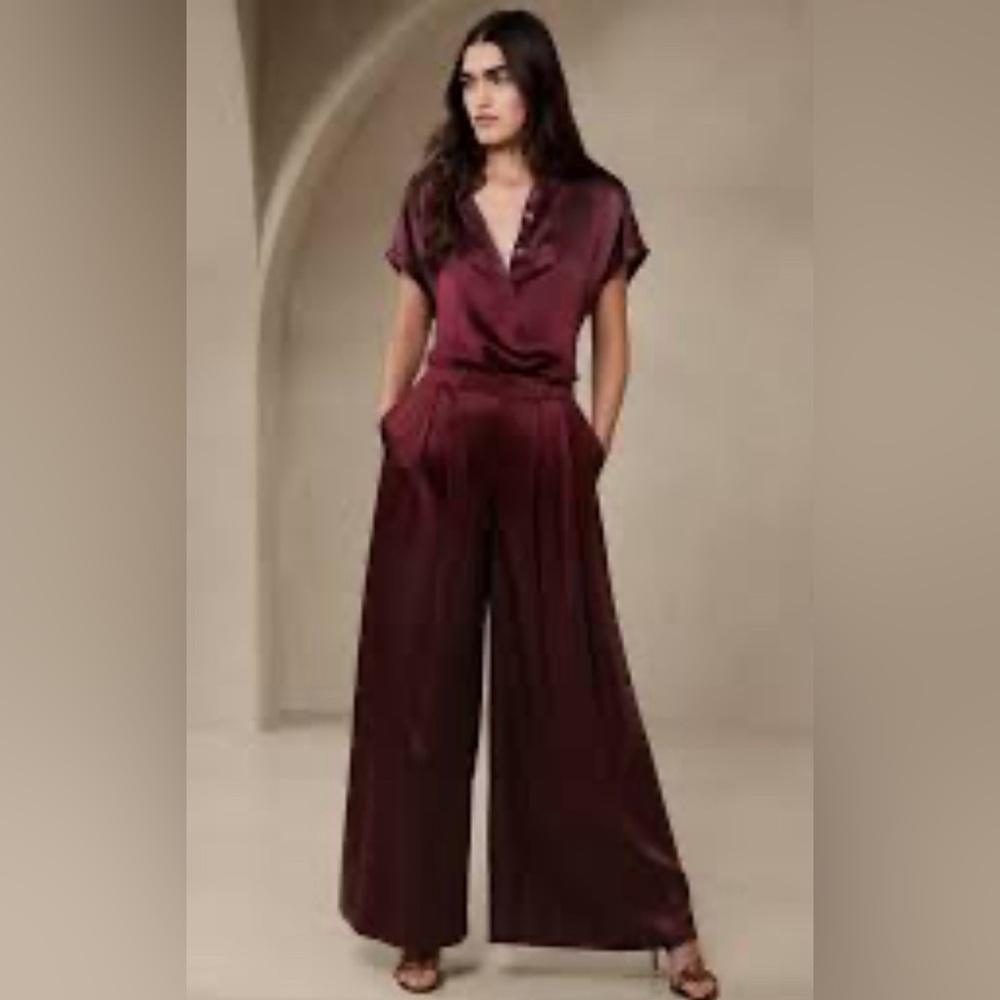 SOLD!
BANANA REPUBLIC Belay SILK pants NWT size: 10